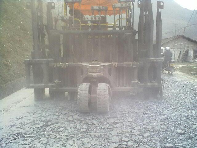 湖北多錘頭水泥路面碎石化圖片