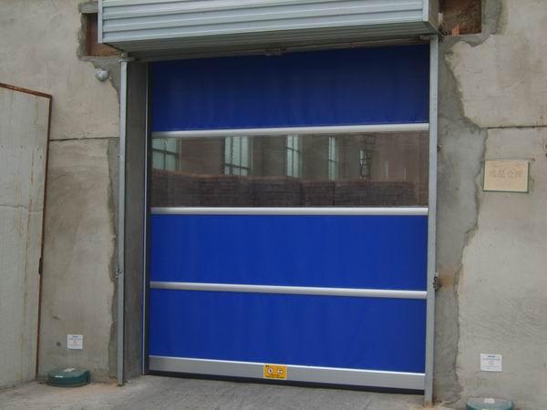 供應(yīng)甘肅武威電動(dòng)車庫(kù)門價(jià)格定西遙控車庫(kù)門安裝