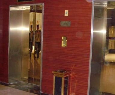 供應(yīng)濟(jì)寧舊電梯回收電梯拆除二手電梯