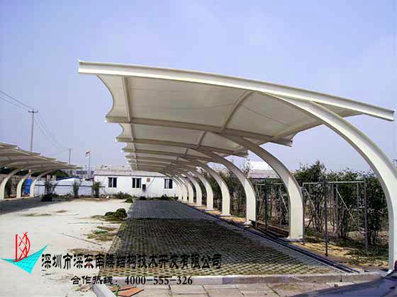 供應(yīng)膜材停車棚的規(guī)劃和建設(shè)