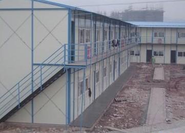 西寧彩鋼板活動(dòng)房屋青海彩鋼活動(dòng)房圖片