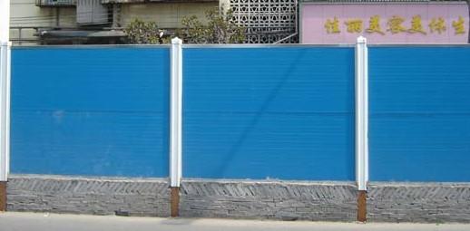 供應(yīng)彩鋼夾芯板圍墻筑工地彩鋼圍墻護(hù)欄/青海彩鋼護(hù)欄
