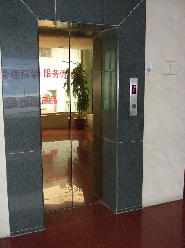 深圳市瑞迅電梯維修公司圖片