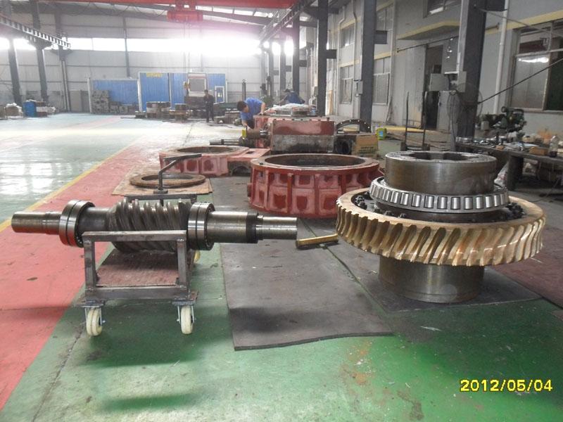 德州金宇A(yù)710軋機(jī)壓下包絡(luò)減速機(jī)圖片