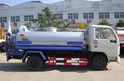 東風(fēng)勁卡灑水車(chē)/東風(fēng)5噸灑水車(chē)圖片/東風(fēng)勁卡灑水車(chē)/東風(fēng)5噸灑水車(chē)樣板圖 (2)