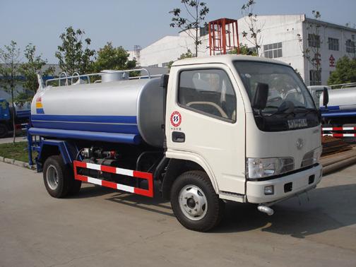 供應(yīng)5噸綠化灑水車(chē)、東風(fēng)5噸灑水車(chē)、福瑞卡灑水車(chē)