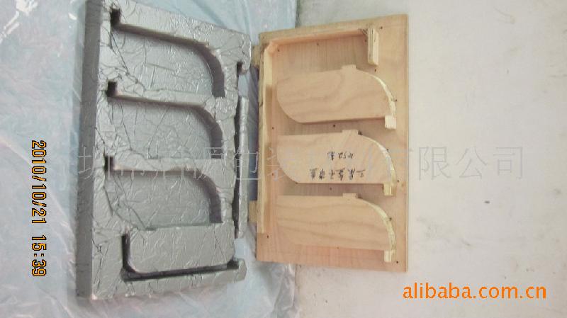 供應(yīng)現(xiàn)場(chǎng)發(fā)泡包裝墊13418602498