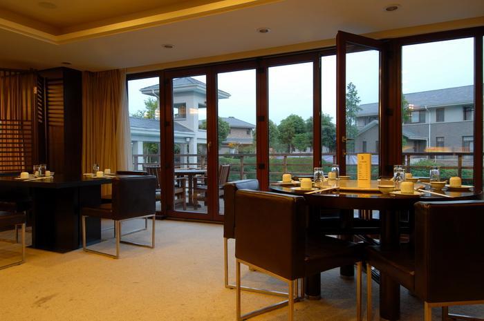 重慶鋁包木門窗