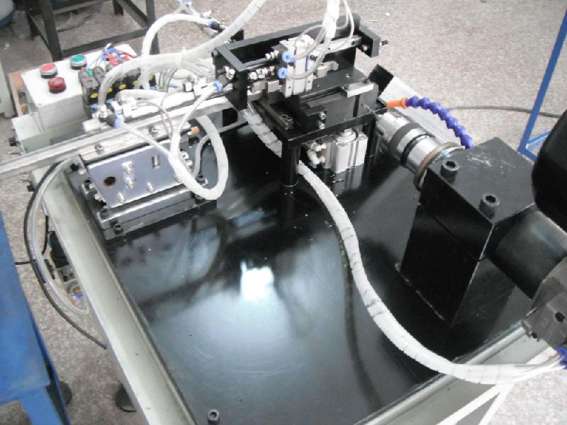 供應(yīng)浙江自動(dòng)絞孔機(jī)