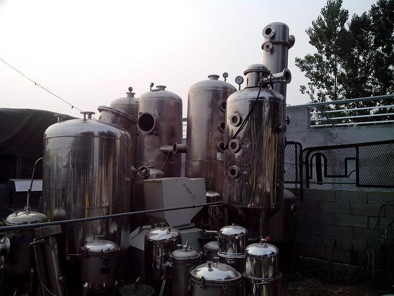 轉(zhuǎn)讓各種型號蒸發(fā)器精餾設(shè)