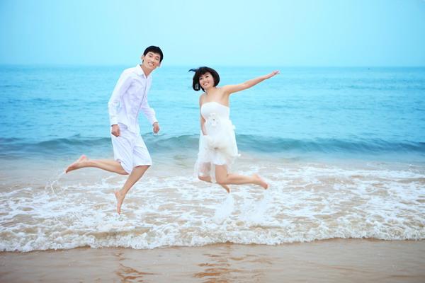 供應(yīng)80后個(gè)性婚紗紗照青島圣羅尼亞 90后個(gè)性婚紗紗照青島圣羅尼亞