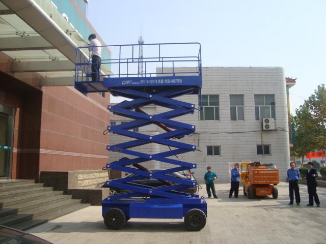 供應廣東自行式升降機【圖片】廣東自行式升降機圖片