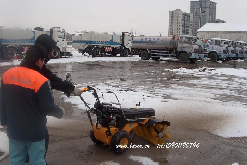 供應(yīng)小型手扶掃雪多用機(jī)，掃雪多用機(jī)專業(yè)供應(yīng)商