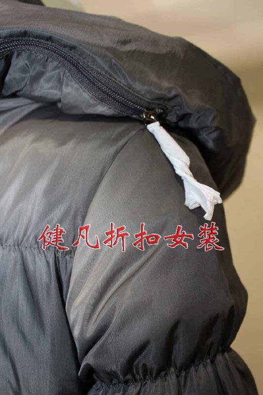 供应品牌秋冬装羽绒服大衣棉衣女装库存尾货品牌秋冬装外套大衣棉衣女图片