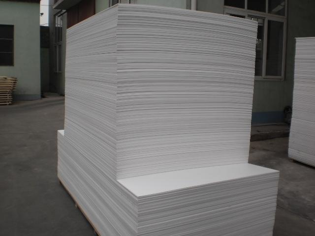 供應(yīng)廠家銷售pvc發(fā)泡板結(jié)皮板*