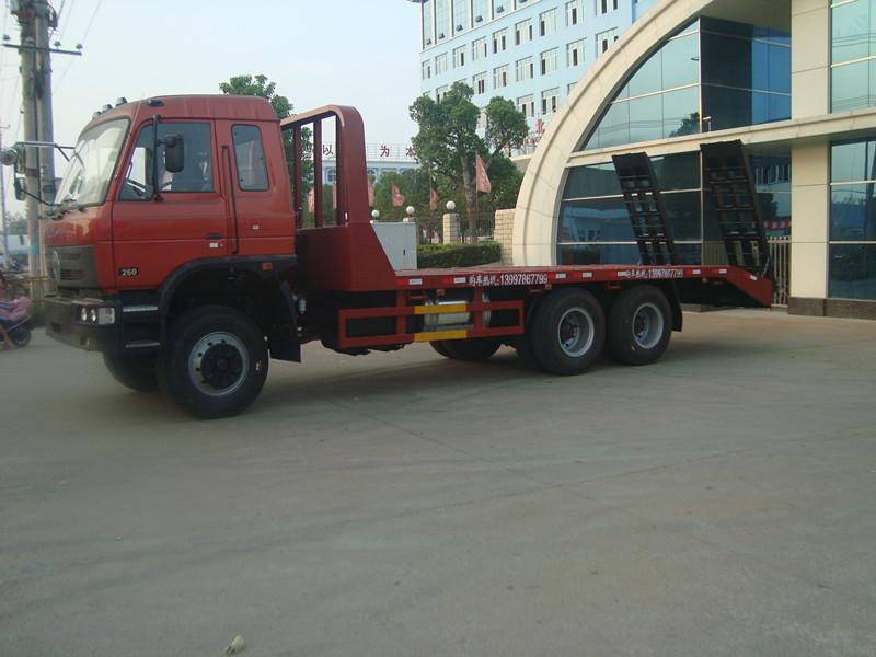 供應(yīng)新款東風(fēng)后八輪挖機(jī)拖板車隆重上市