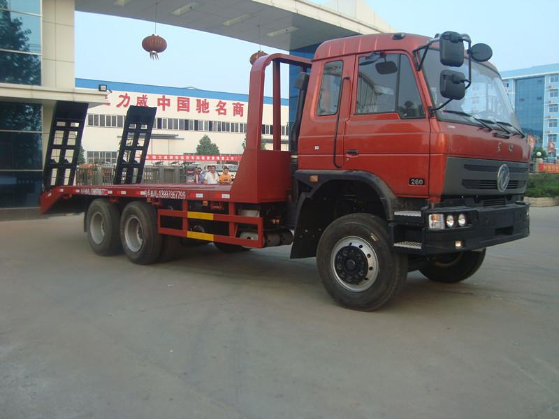 供應(yīng)新款東風(fēng)后八輪挖機(jī)拖板車隆重上市