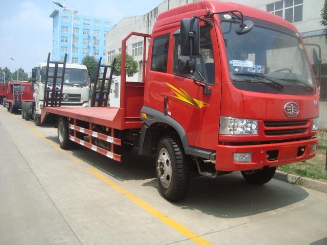 供應(yīng)最讓人滿意的低平板運(yùn)輸車13997867799
