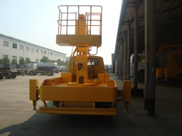 供應(yīng)質(zhì)量*的高空作業(yè)車廠家直銷13997867799