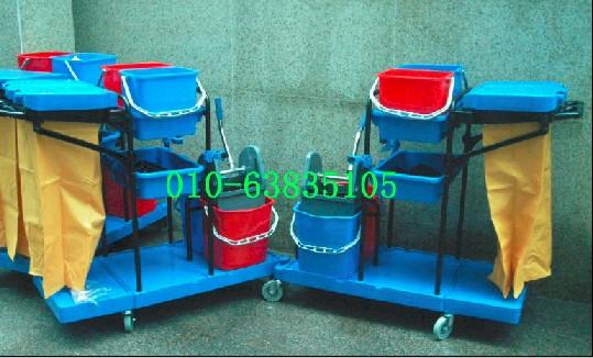 供應多功能保潔車12