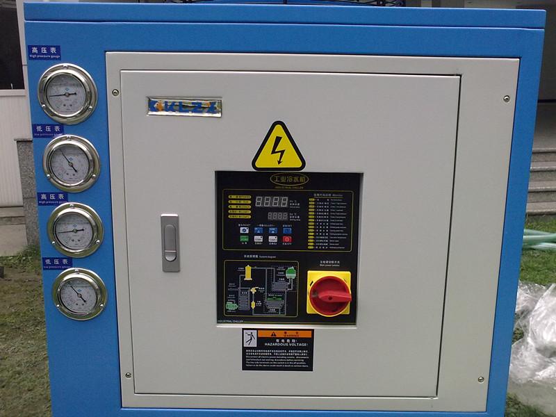 供應鍍膜冷水機、模具降溫機、真空鍍膜冷水機組，模具控溫機