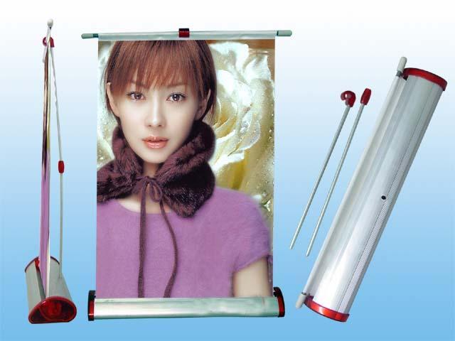 深圳桌面電動(dòng)易拉寶價(jià)格制作豪華鋁合金易拉寶拉網(wǎng)展架安裝制作