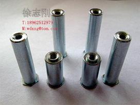 供應(yīng)材質(zhì)為鐵的鉚釘