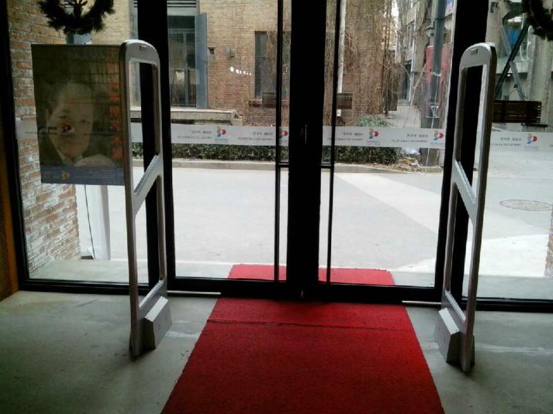 供應(yīng)聲磁防盜報(bào)警器皮草裘皮大衣防盜