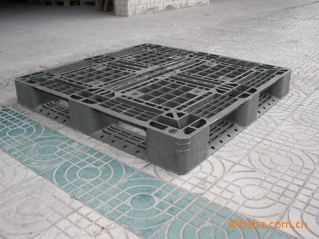 供應(yīng)深圳卡板，江西卡板吉安卡板，塑料卡板，鋼板卡板制造商