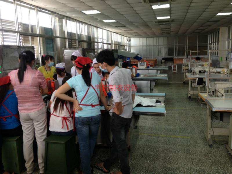 供應韋氏充絨機生產(chǎn)，韋氏充絨機生產(chǎn)價格，韋氏充絨機生產(chǎn)車間一角