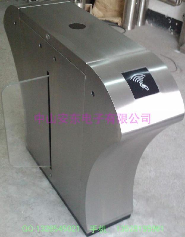 不銹鋼刷卡高檔小區(qū)弧形翼閘指紋閘圖片/不銹鋼刷卡高檔小區(qū)弧形翼閘指紋閘樣板圖 (2)