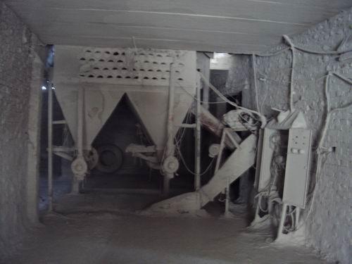 供應(yīng)河北石膏粉廠家