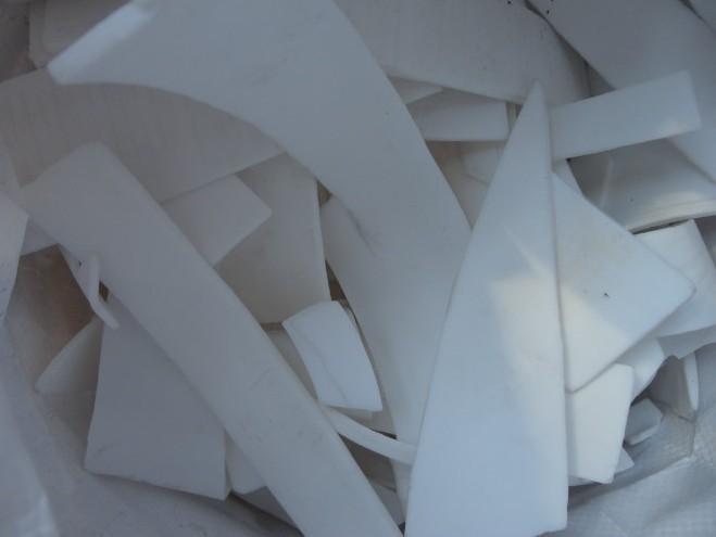 供應(yīng)珠海庫(kù)存廢鐵氟龍回收氟塑料邊角料刨花回收公司