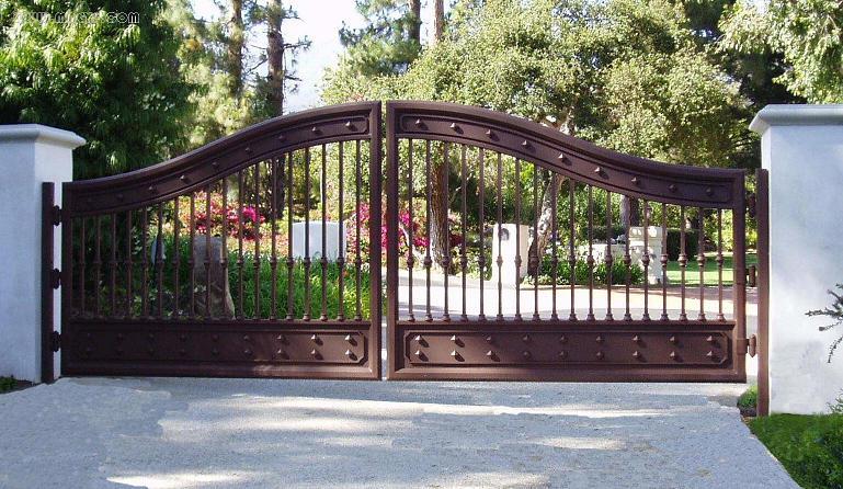 武漢鴻博莊園鐵藝大門(mén)圖片