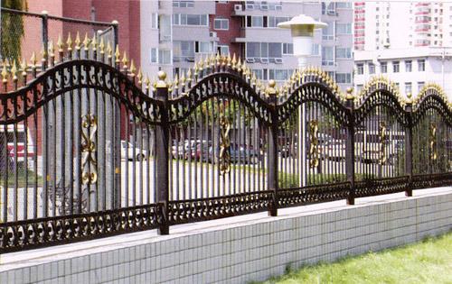 供應(yīng) 鴻博鐵藝護欄