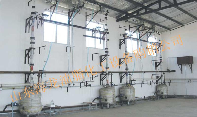 供應(yīng)不銹鋼電加熱蒸餾反應(yīng)釜