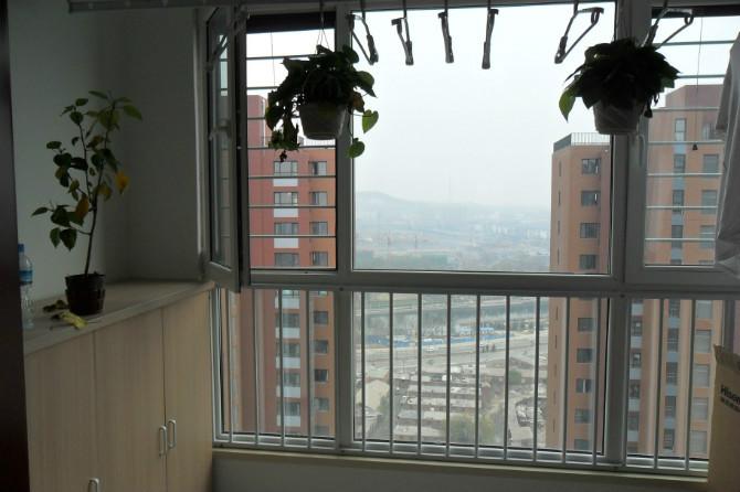 供應(yīng)唐山新型防護窗廠家批發(fā)