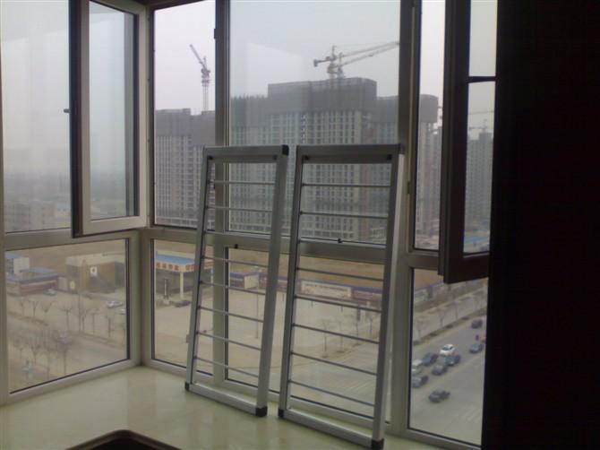 供應(yīng)三防紗窗型材批發(fā)