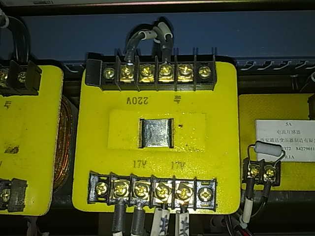 中頻電源雙17V變壓器圖片
