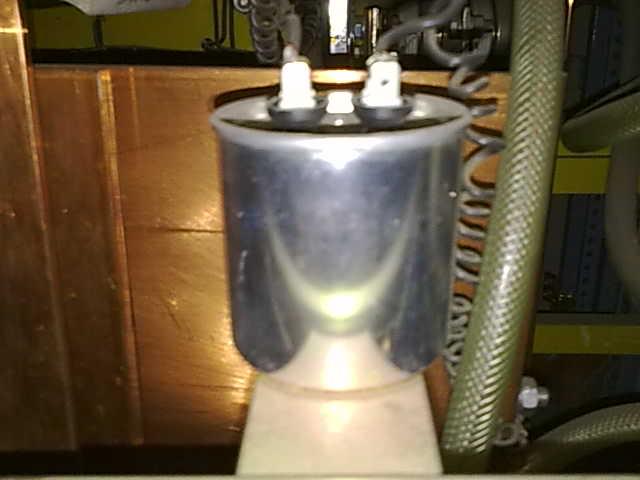 供應(yīng)中頻濾波電容器價格