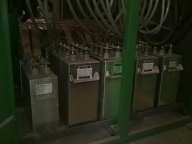 供應(yīng)2T中頻鋼殼熔煉爐電容器柜