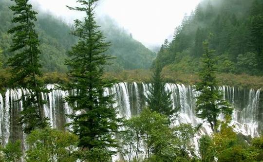 供應(yīng)九寨溝迎來端午小長(zhǎng)假旅游新高峰-九寨溝旅游租公司