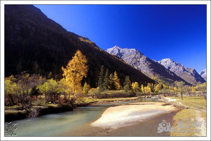 供應四姑娘山獵人峰簡介