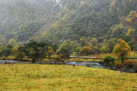 供應(yīng)假期川西神性的雪山四姑娘山自助游