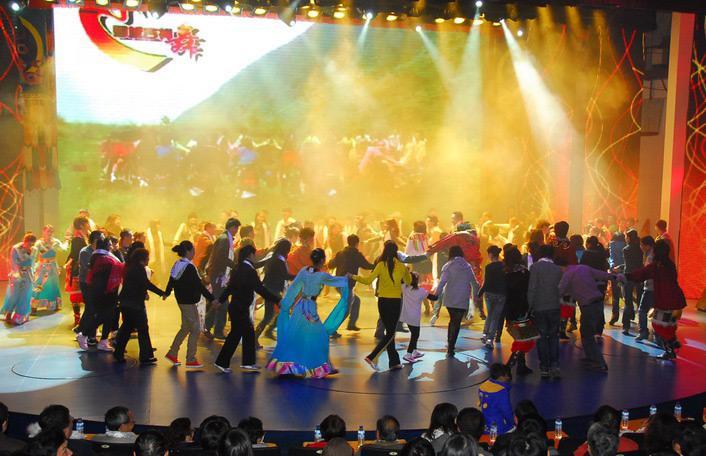 供應(yīng)九寨旅游租車介紹藏家體驗(yàn)民族風(fēng)情