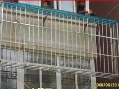 太原定做不銹鋼防護窗廠家圖片