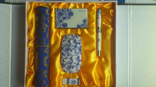 北京上海會(huì)議紀(jì)念青花禮品套裝圖片