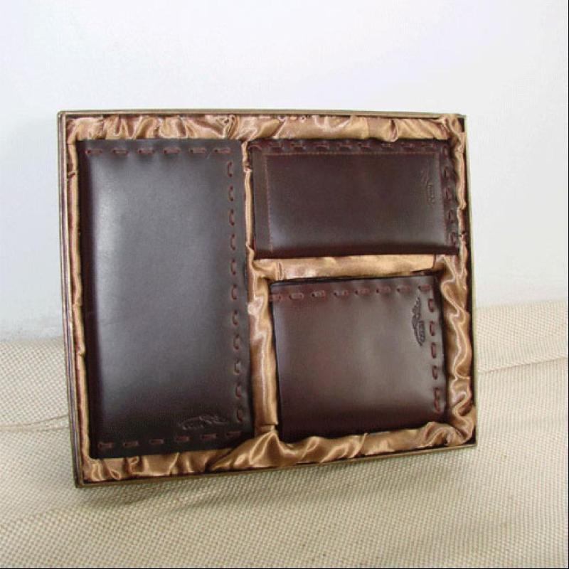 供應(yīng)訂做優(yōu)質(zhì)進(jìn)口牛皮商務(wù)錢包三件套