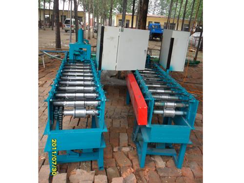 供應(yīng)彩鋼扣板機(jī)在生活中的維修與保養(yǎng)