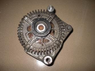 供應(yīng)寶馬745發(fā)電機(jī)，電子扇，中缸總成，減震器，助力泵等汽車配件